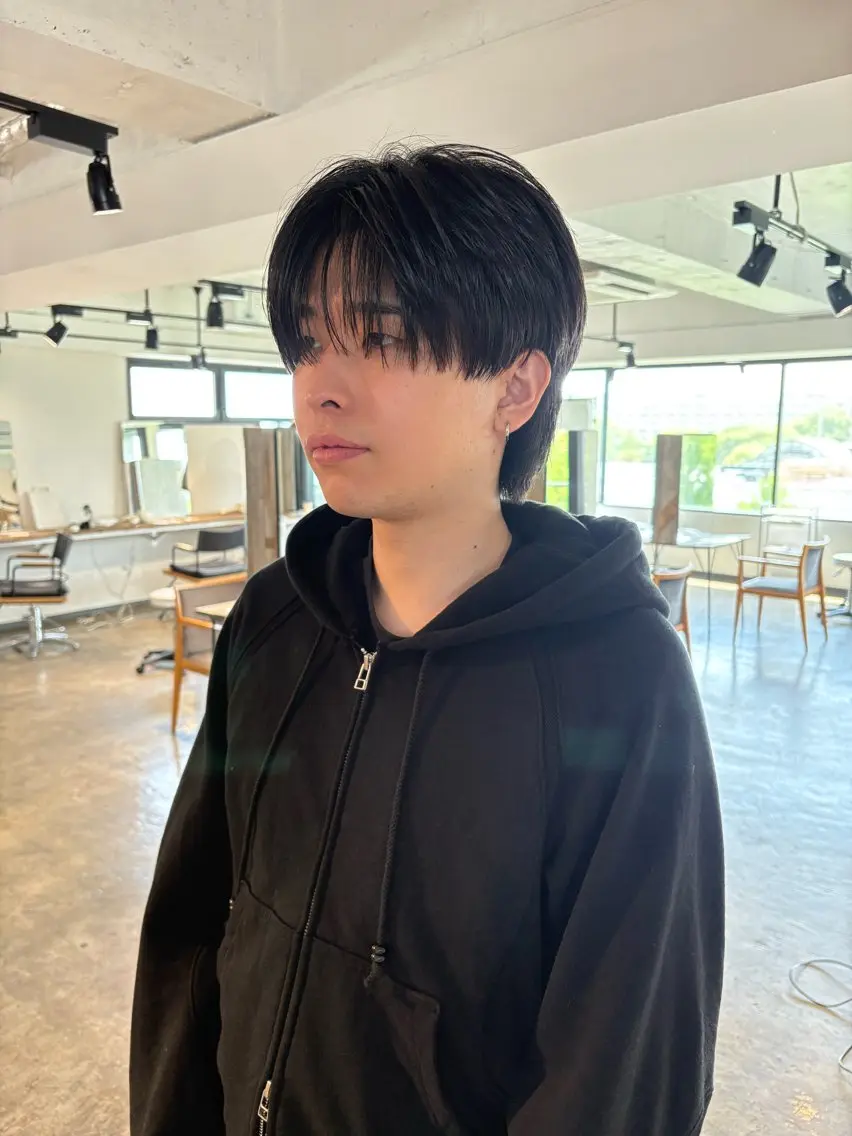 ショート パーマ メンズ センターパート ダウンパーマ フェザーパーマ カルマパーマ メンズ韓国風 カット パーマ 名駅/フェザーパーマ 曲がる縮毛矯正/森岡のヘアスタイル