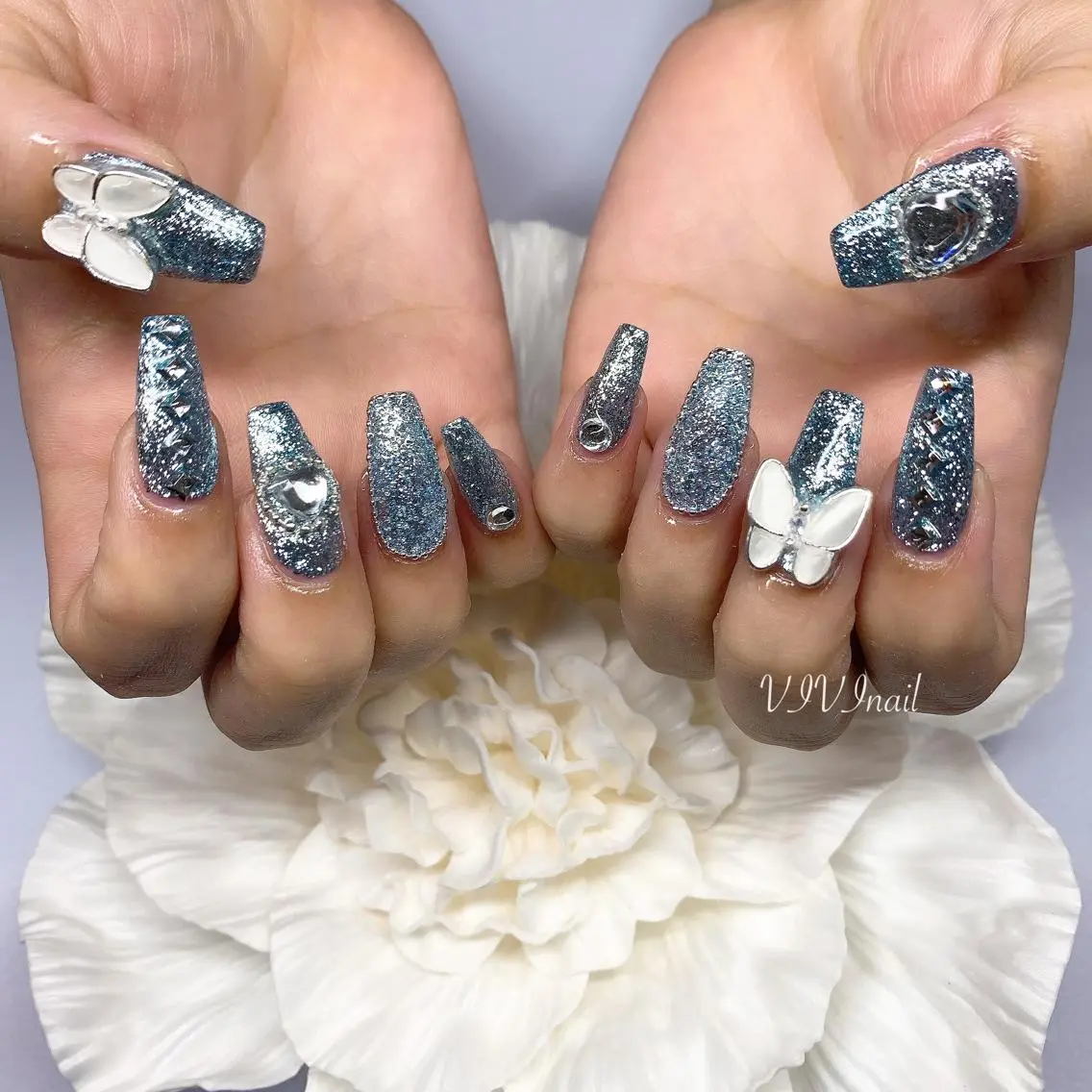 ネイル キラキラネイル ハンドネイル vivi nailのネイルデザイン