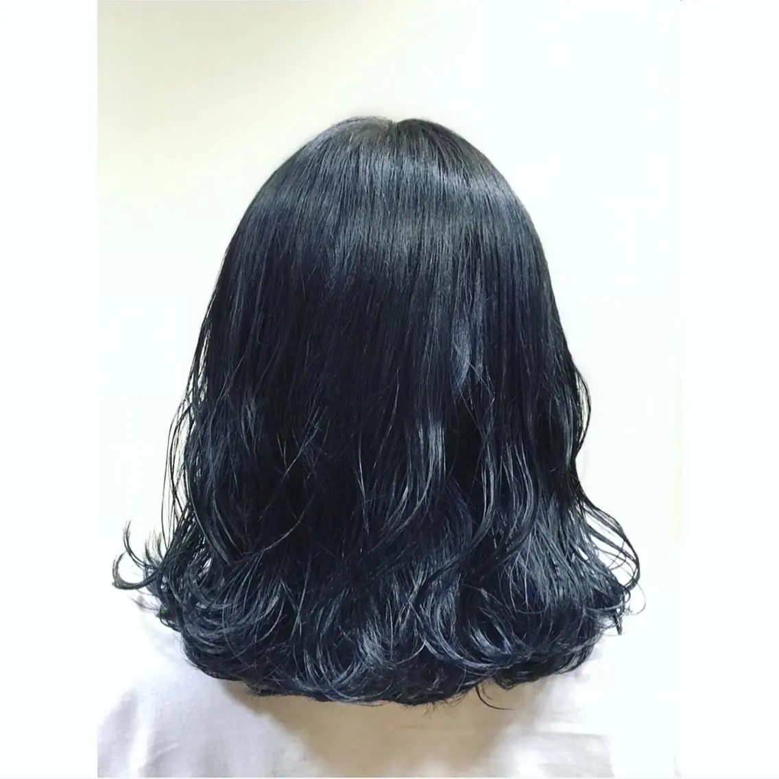 ミディアム カラー アッシュ ブルーカラー ブルーアッシュ ハイライトカラー ハイライト ヘアカラー 松村 未央のヘアスタイル