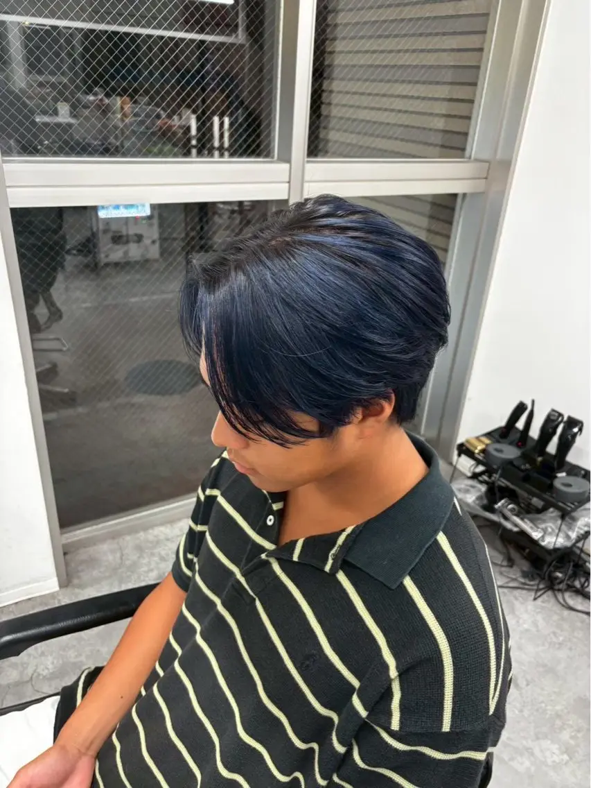 ショート カラー ブリーチ カット ヘアカラー 金田 颯太のヘアスタイル