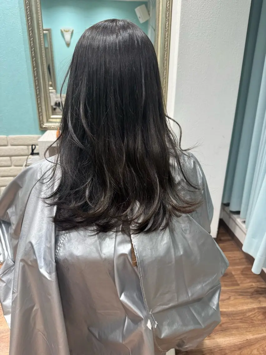 ロング 高田 有里子のヘアスタイル