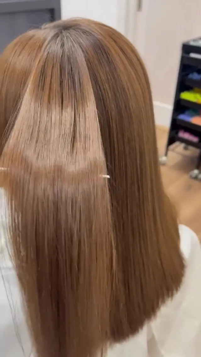 セミロング 縮毛矯正 東山 紗月のヘアスタイル