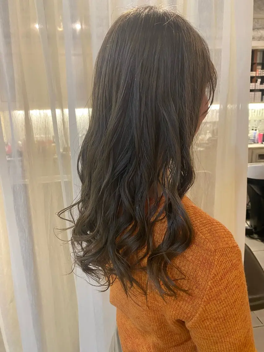 カラー グレージュ オリーブグレージュ オリーブグレー 黒木 千晴のヘアスタイル