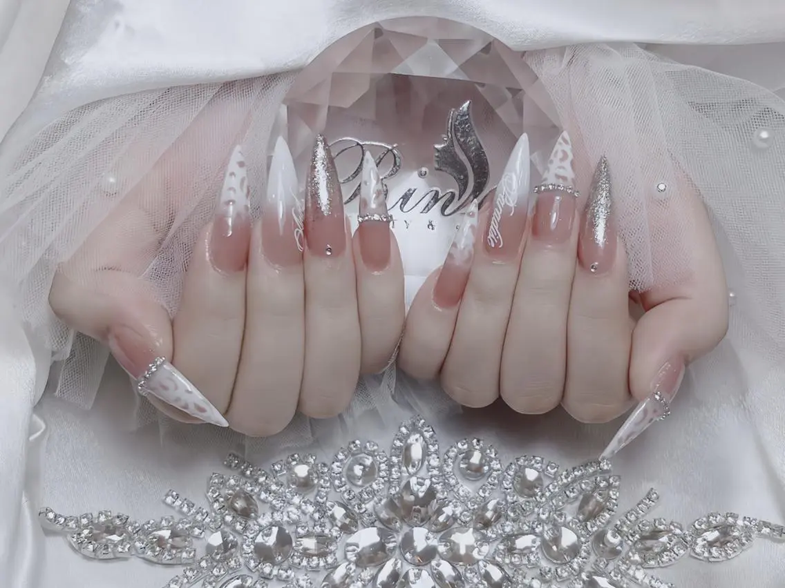 キッズ メンズ ネイル メンズ韓国風 オーロラネイル チークネイル 桜ネイル クリアネイル ハンドネイル Rin Nail Shinokuboのネイルデザイン