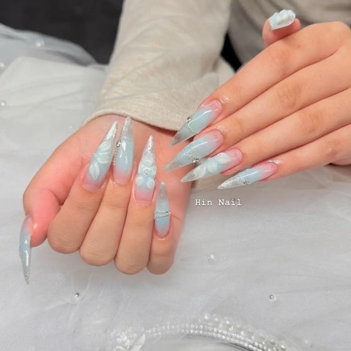 ネイル チークネイル ドット フットネイル フレンチネイル 韓国ネイル ハンドネイル HIN NAILのネイルデザイン