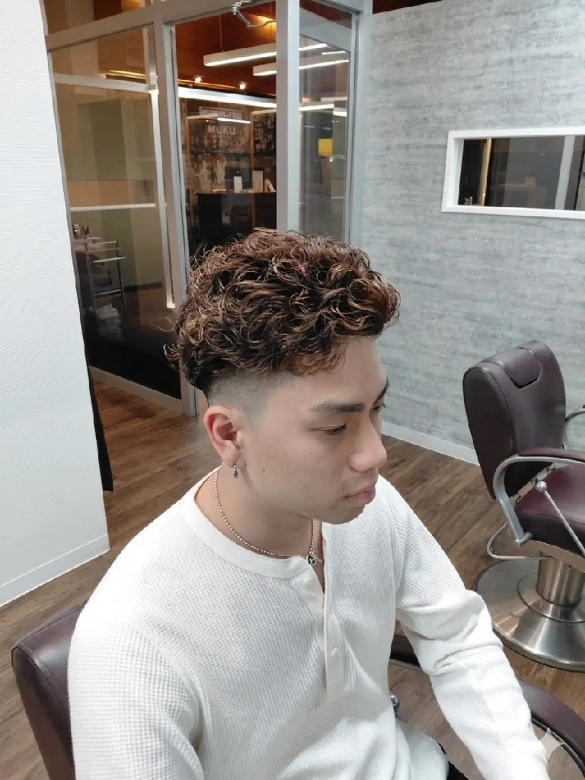 ショート メンズ パーマ カルマパーマ メンズパーマ カット パーマ メンズ特化💈/ 長谷川翼のヘアスタイル