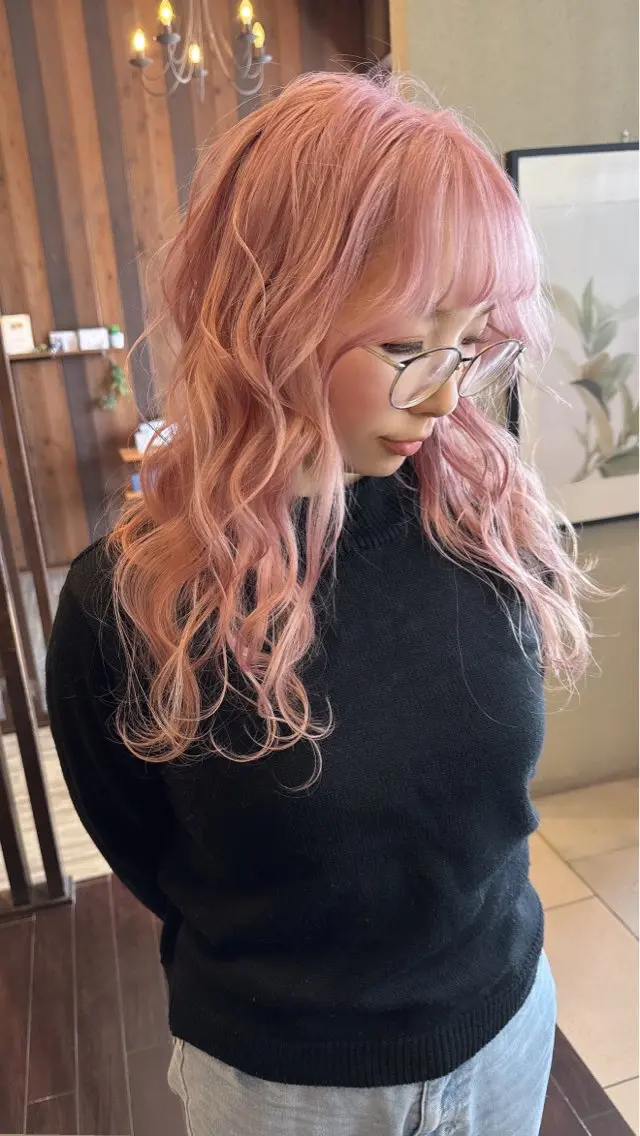 セミロング カラー ピンクカラー ホワイトピンク ヘアカラー 具志 正太のヘアスタイル