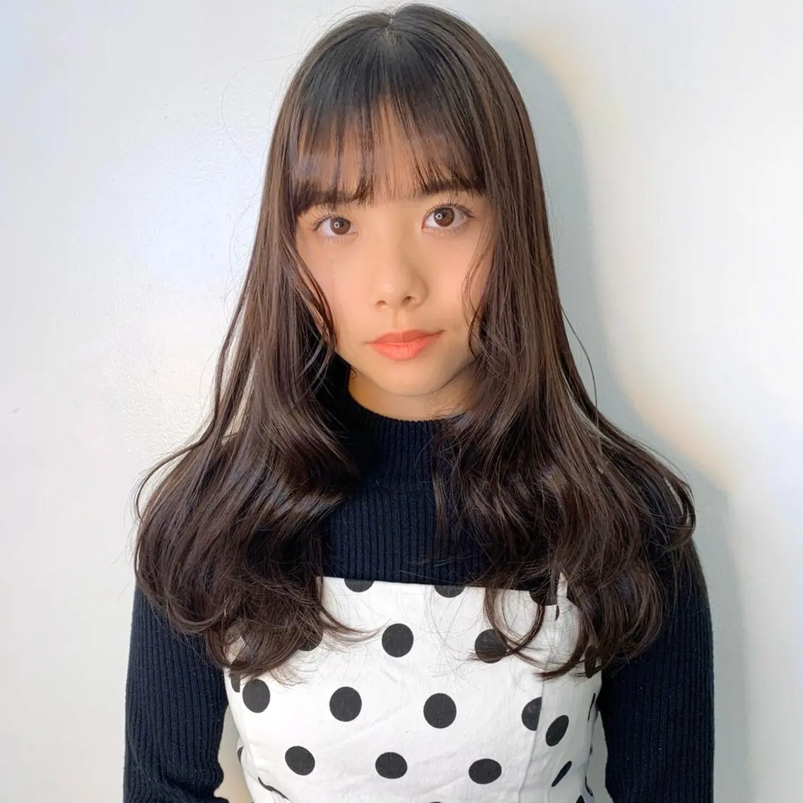 セミロング カラー 透明感カラー ダークグレー ダークグレージュ グレージュ レイヤーカット カット ヘアカラー トリートメント 🤍ハイトーン 🤍VIVIE🤍のヘアスタイル