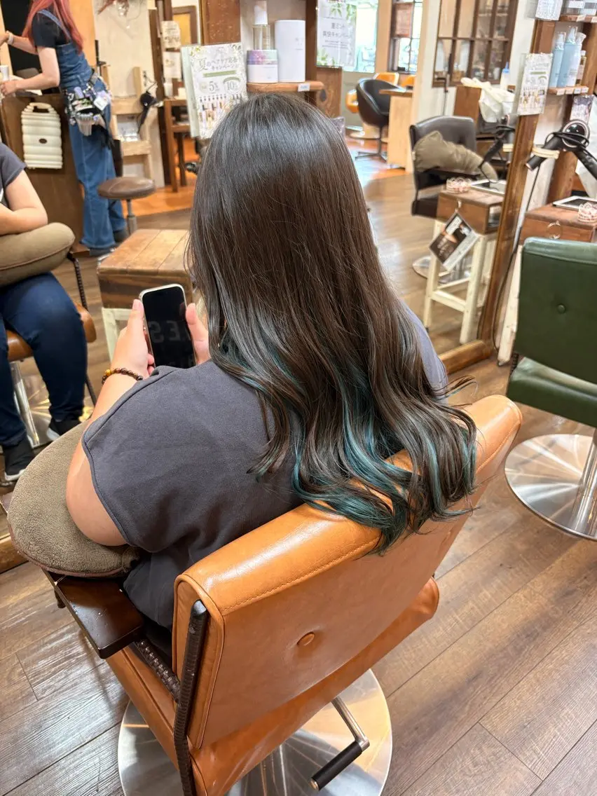 カラー インナーカラー 三宅　デザインカラー 透明感カラー✨のヘアスタイル