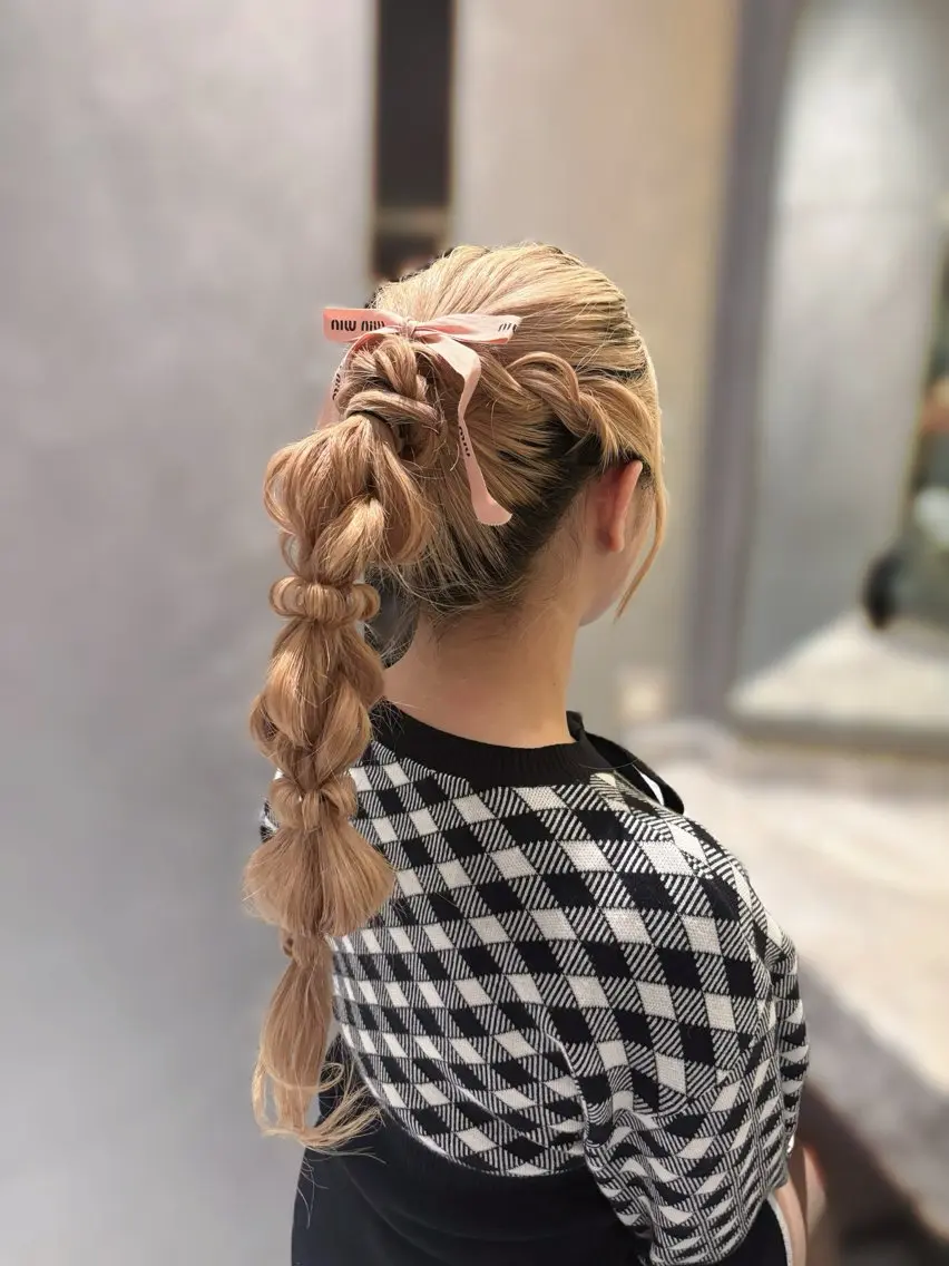 ロング ヘアアレンジ yuria/ 透明感カラーのヘアスタイル