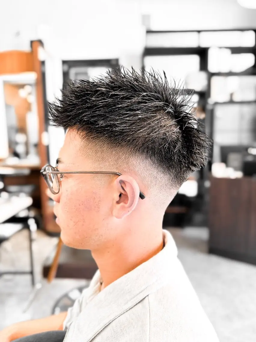 メンズ フェードカット スキンフェード メンズベリーショート カット ヘッドスパ ブリーチカラー🔥 パーマ【佐々木凌平】のヘアスタイル