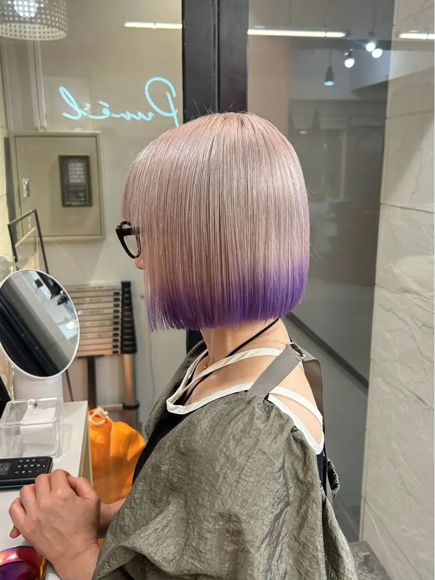 ミディアム カラー 💜Noa /艶髪ハイトーン💫のヘアスタイル