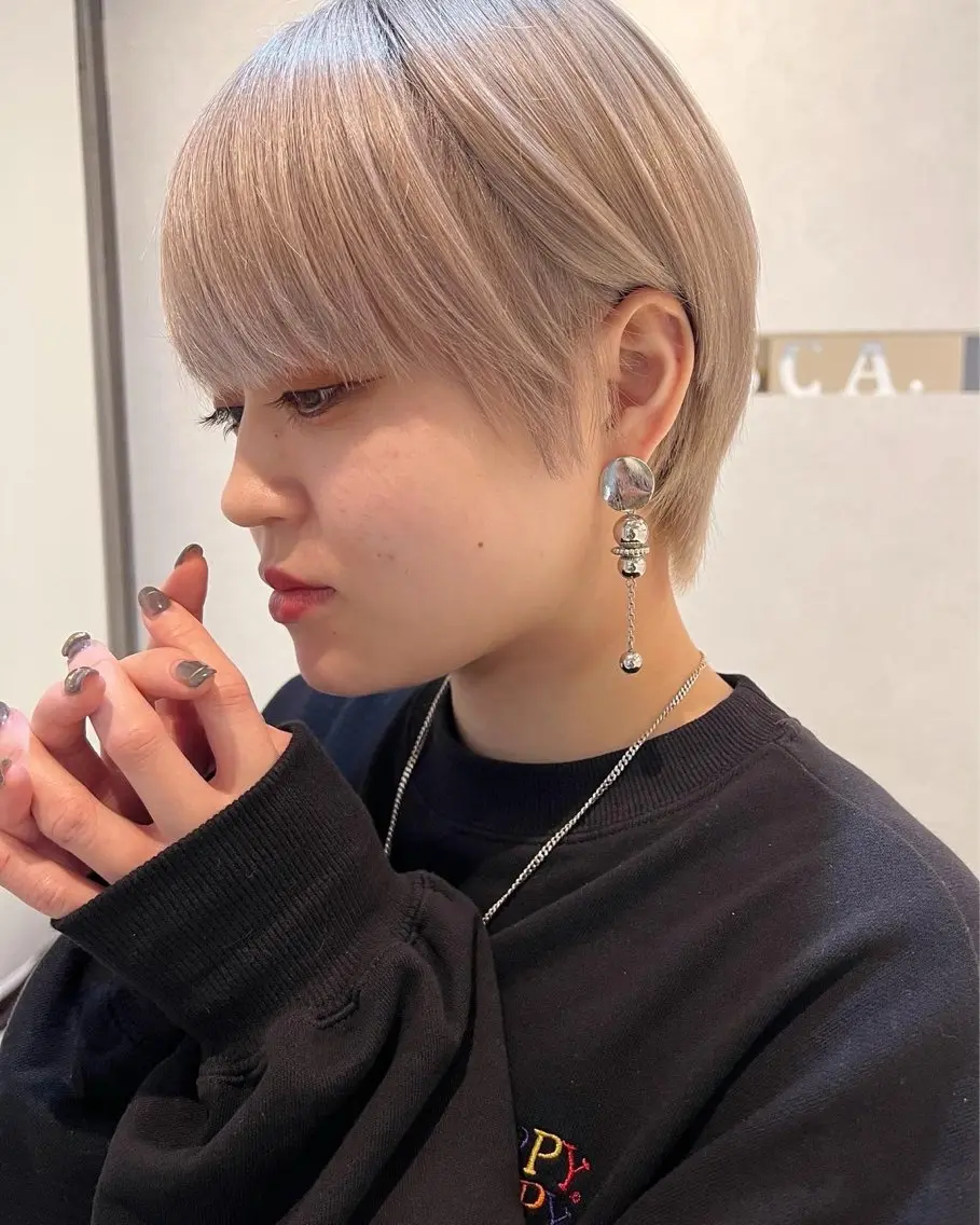 カラー 鴨井 凛仁のヘアスタイル