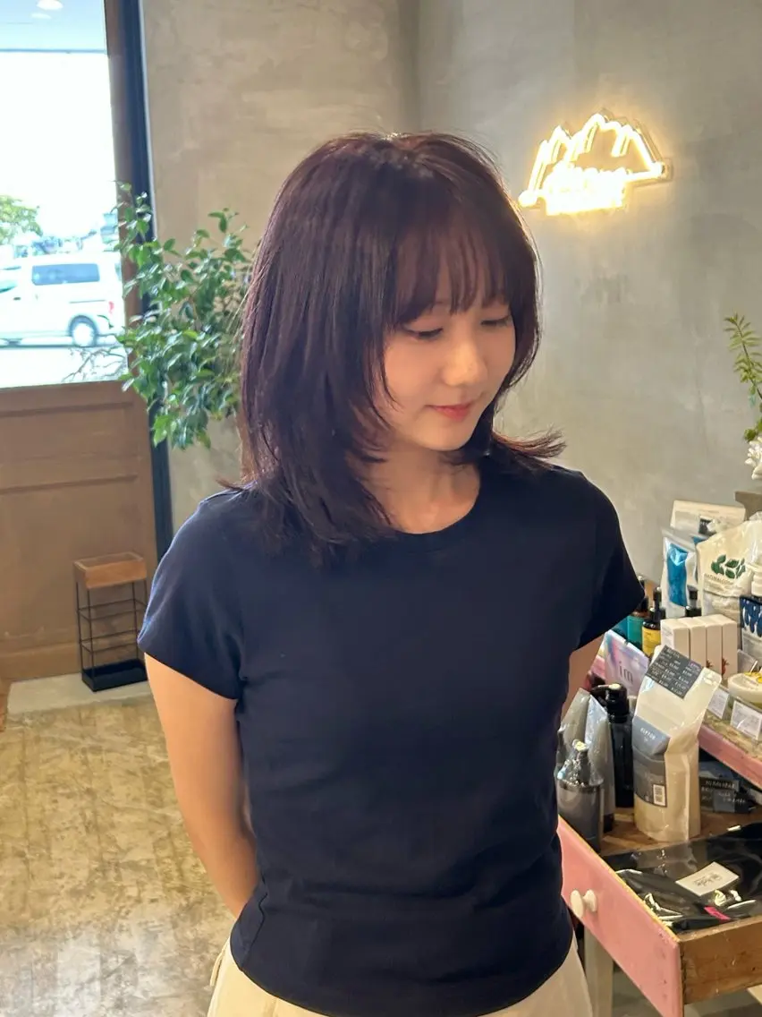 ミディアム ピンクブラウン カット ヘアカラー トリートメント hale airiのヘアスタイル
