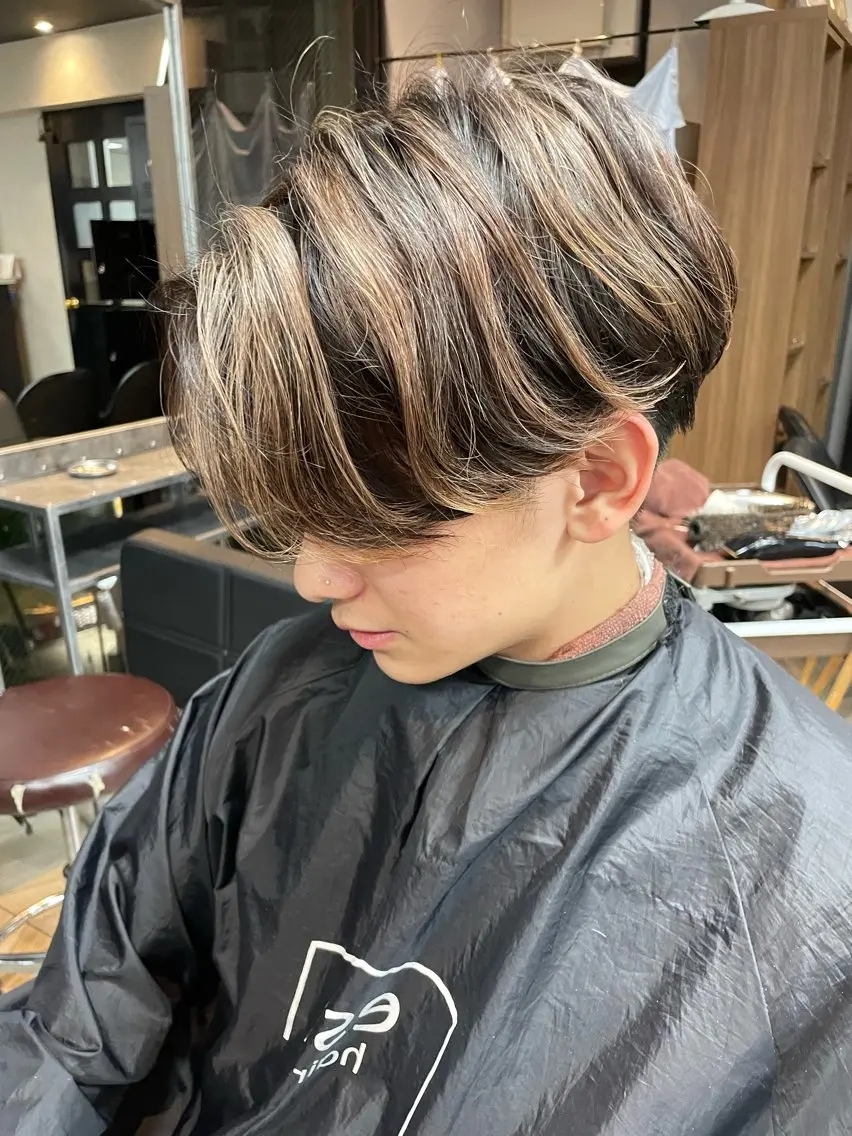 カラー メンズ メンズバレイヤージュ メンズブリーチ バレイヤージュ ブリーチ est MIRAIのヘアスタイル