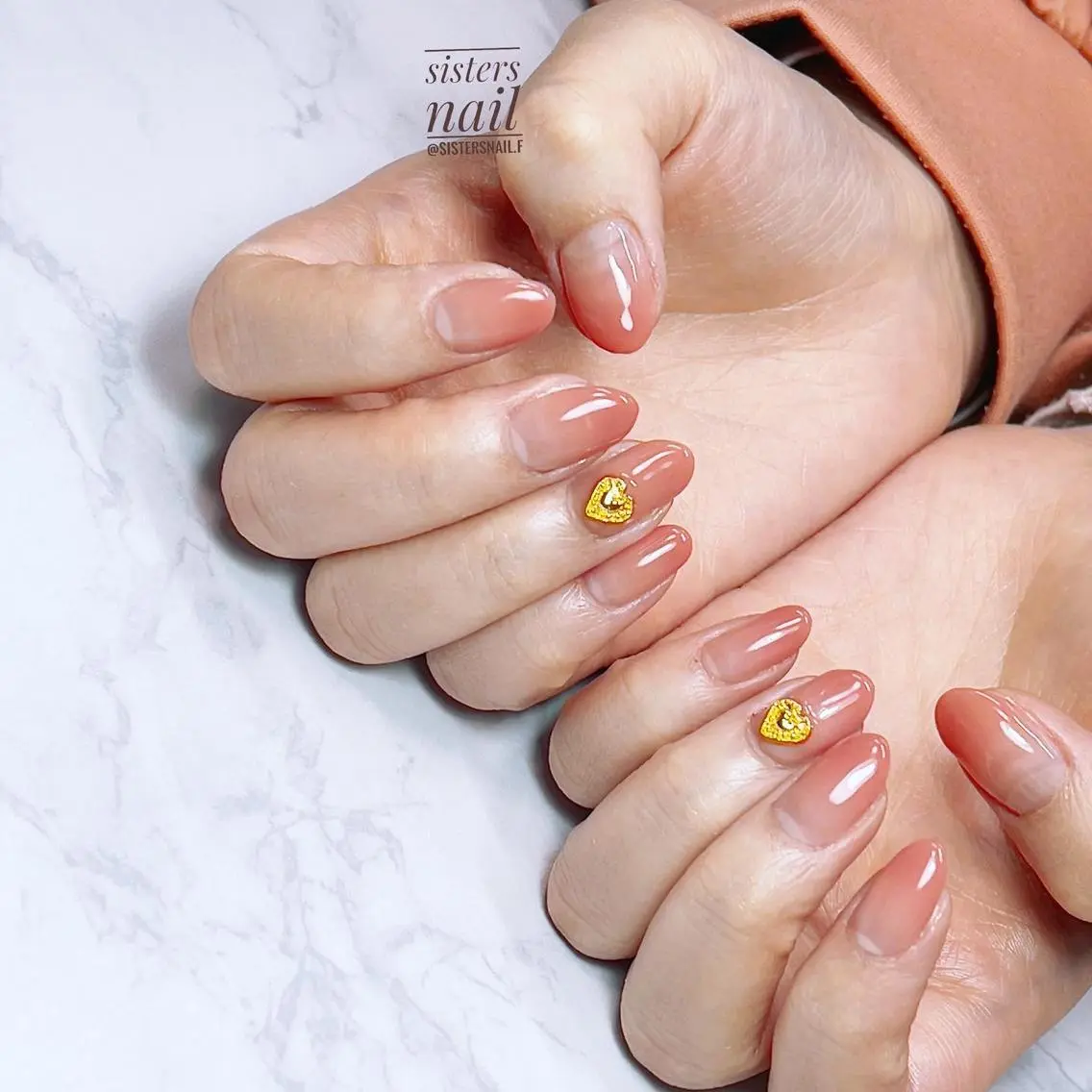 ネイル アートネイル グラデーション オフィスネイル ぷっくりネイル 春ネイル sisters nail.fのネイルデザイン