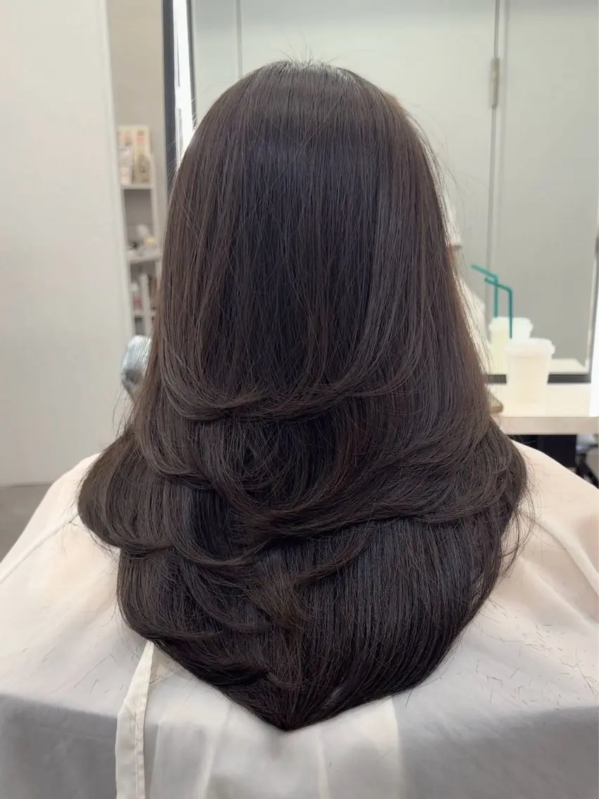 セミロング カラー ハッシュカット ハイレイヤー 韓国風ヘア レイヤーカット ローレイヤー カット ヘアカラー トリートメント 骨格別小顔カット/ 顔周りカット/金井のヘアスタイル