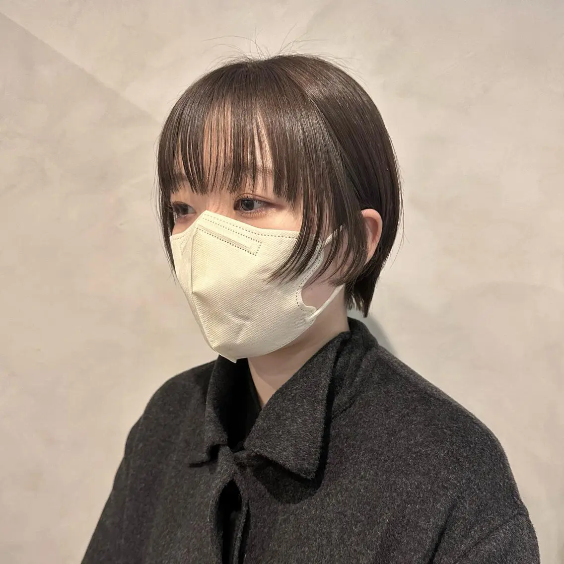 ショート カラー 透明感カラー グレージュ ショートヘア Yuki☺︎パーマ レイヤーカットのヘアスタイル