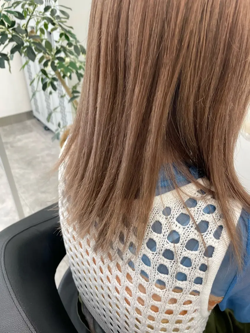 ミディアム カラー グレージュ ヘアカラー ⭐トレンドカット&カ ラーCocoro🪿のヘアスタイル