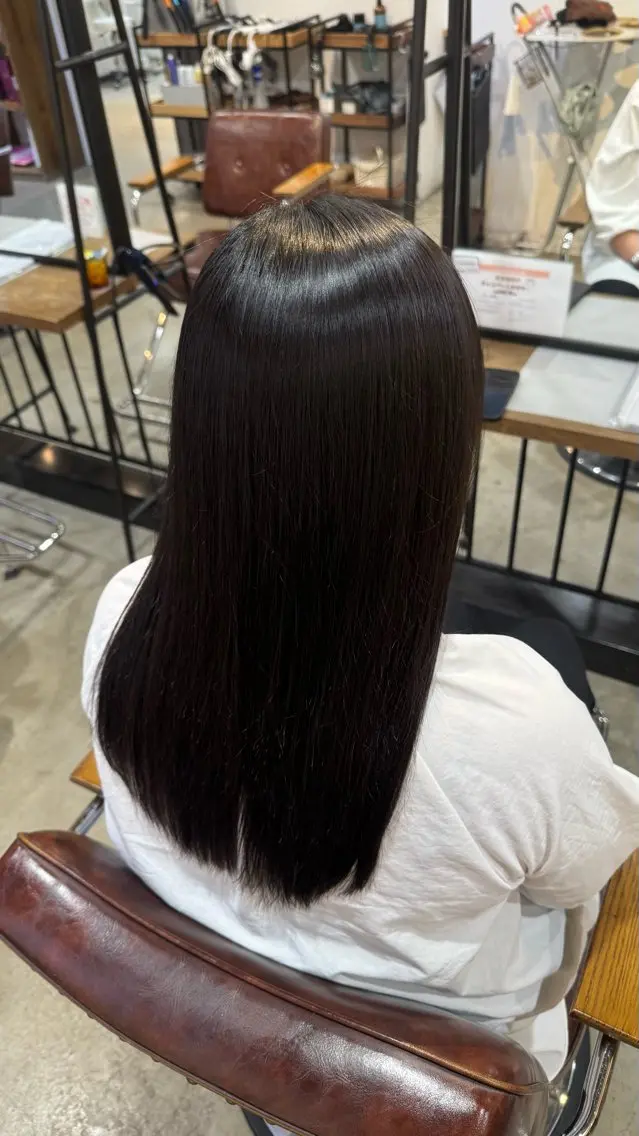 ロング 髪質改善 酸性ストレート カット 縮毛矯正 miu/レイヤー/ 透明感カラーのヘアスタイル