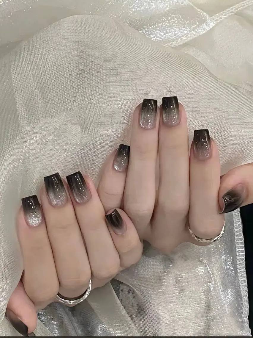 ネイル 長さ出し フレンチネイル グラデーション 卒業式 マグネットネイル ハンドネイル MIHANA NAILのネイルデザイン