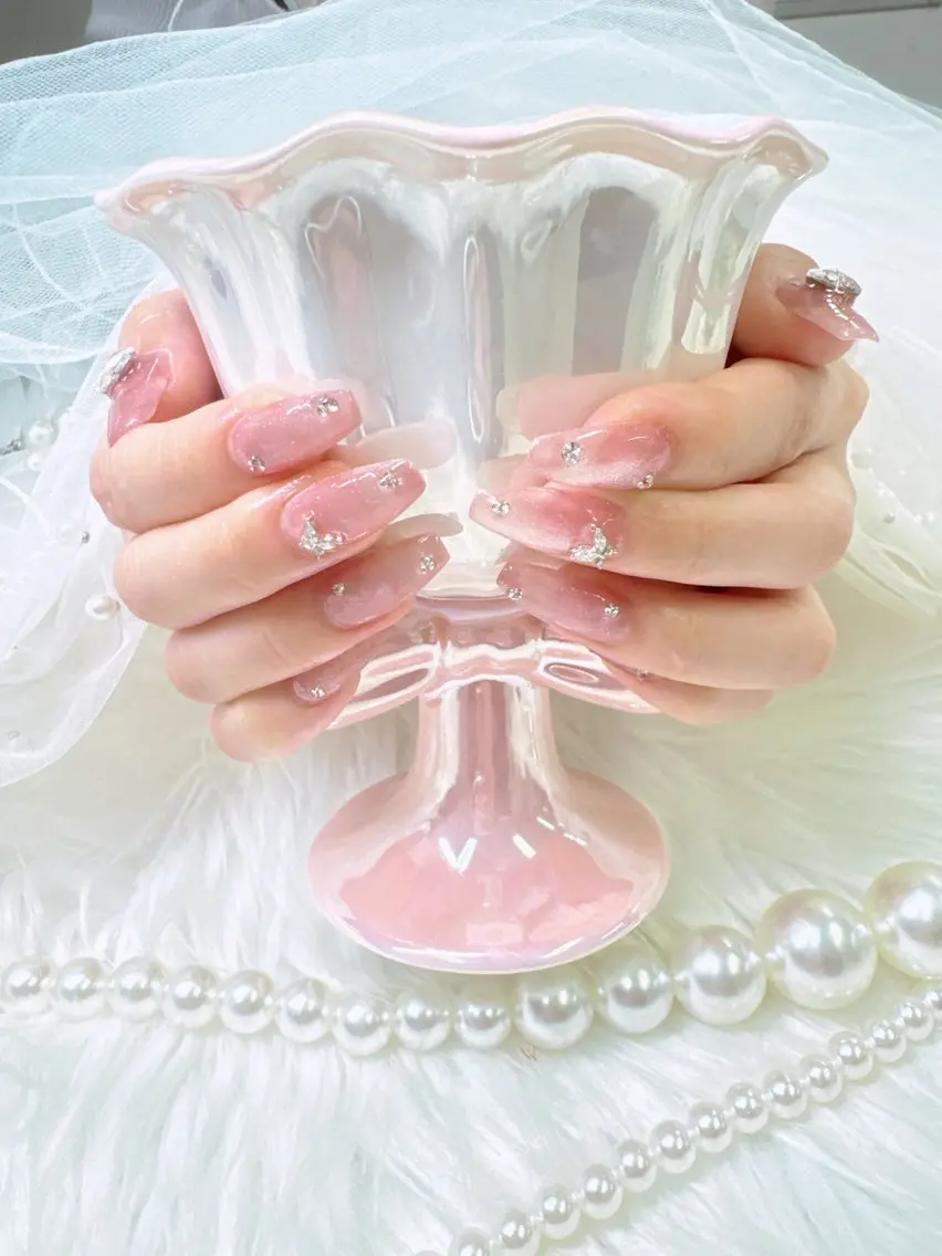 ネイル アートネイル ボルドー チークネイル フレンチネイル ジェルネイル Queeens nailのネイルデザイン