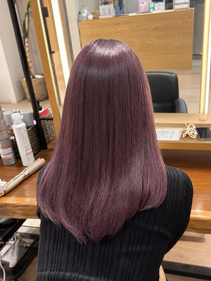セミロング カラー ベージュカラー 透明感カラー ハイトーンカラー ラベンダーカラー ラベンダーベージュ ヘアカラー 髪質改善ストレート/ ダブルカラー/くるみのヘアスタイル