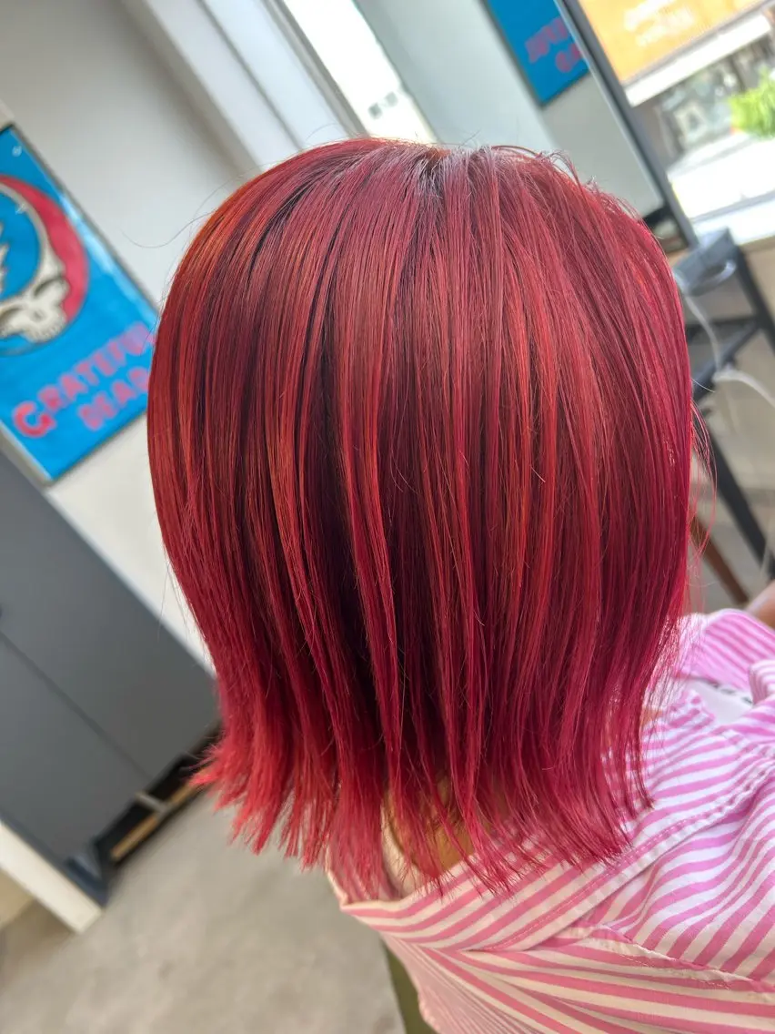 ミディアム カラー レッドカラー カット ヘアカラー トリートメント SHAFT Ieiriのヘアスタイル