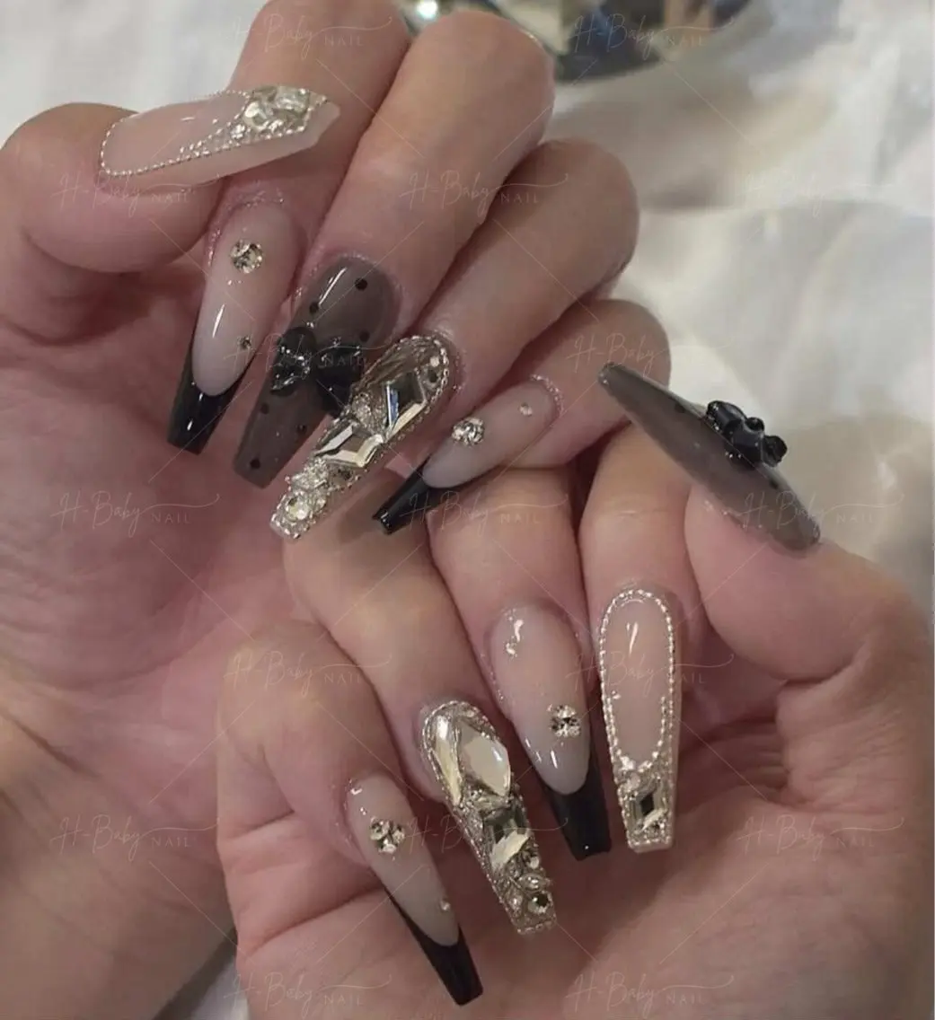 ネイル フレンチネイル ジェルネイル ハロウィン キラキラネイル 韓国ネイル ハンドネイル H.baby Nail Salonのネイルデザイン