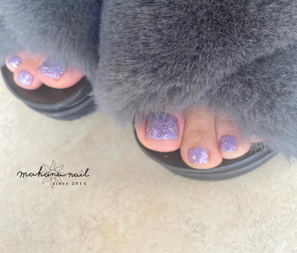 ネイル フットネイル ラメ(グリッター) ワンカラーネイル mahana nailのネイルデザイン