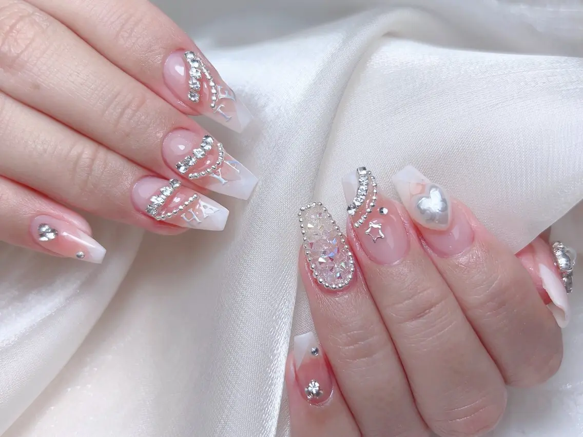ネイル M🌷nail 長さだし専門店のネイルデザイン