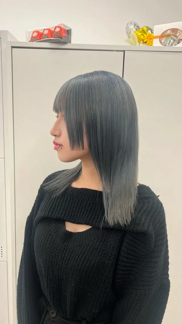 セミロング カラー カット ヘアカラー トリートメント 赤みゼロ/透明感 カラー🌿KANTAのヘアスタイル