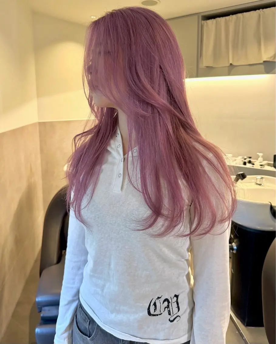 セミロング カラー ベージュカラー ブリーチ ピンクカラー ホワイトピンク ホワイトベージュ ヘアカラー トリートメント RAIMA ケアハイトーンのヘアスタイル