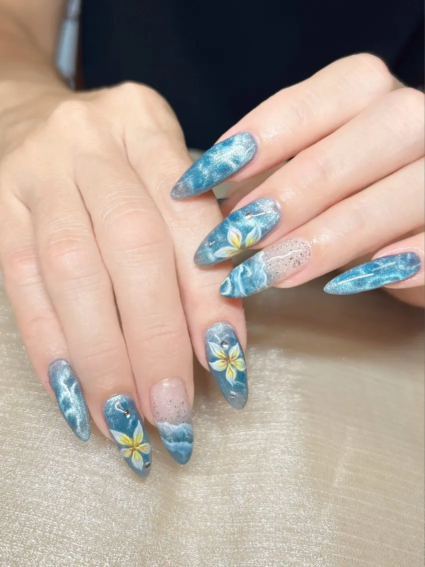 ネイル マグネットネイル 持ち込み LUKA NAILのネイルデザイン