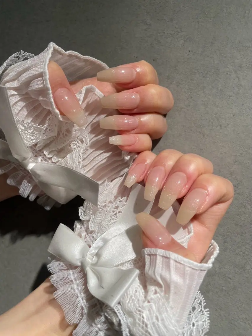 ネイル I-nailロング /ワンホン/キラキラのネイルデザイン