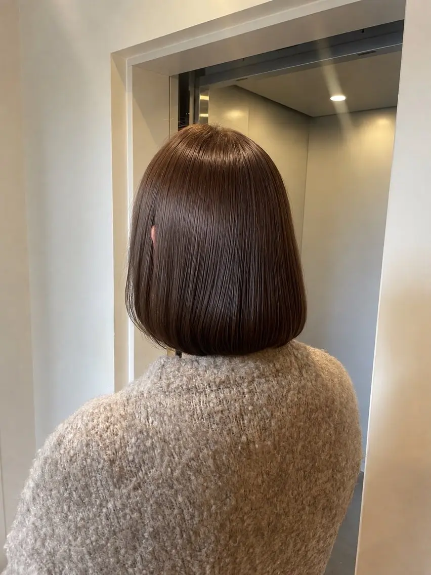 ミディアム カラー ベージュカラー ヘアカラー トリートメント ヒナ/酸性ストレート /レイヤーカットのヘアスタイル