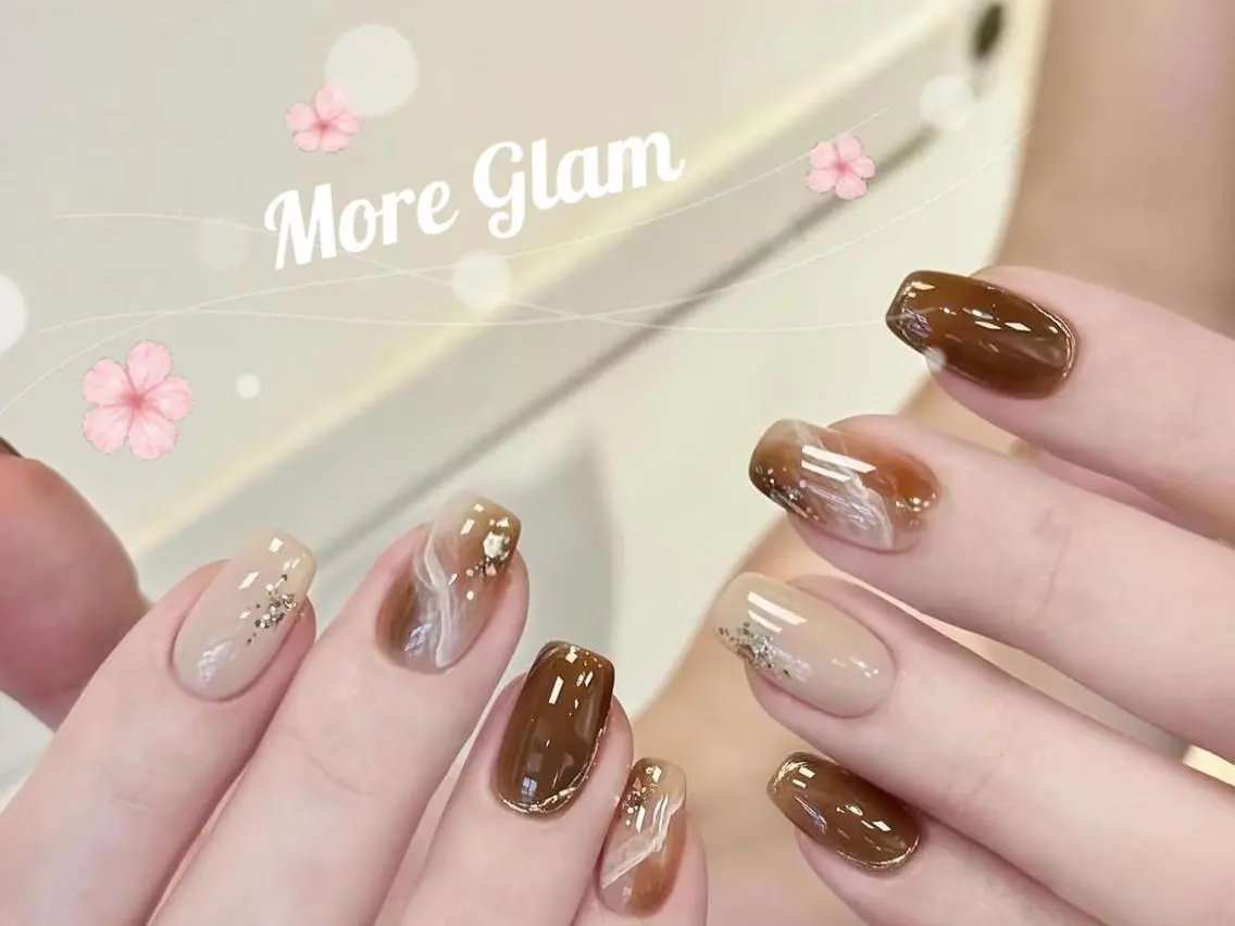 ネイル 長さ出し フットネイル フレンチネイル ジェルネイル ガラスフレンチ MoreGlam ネイルのネイルデザイン