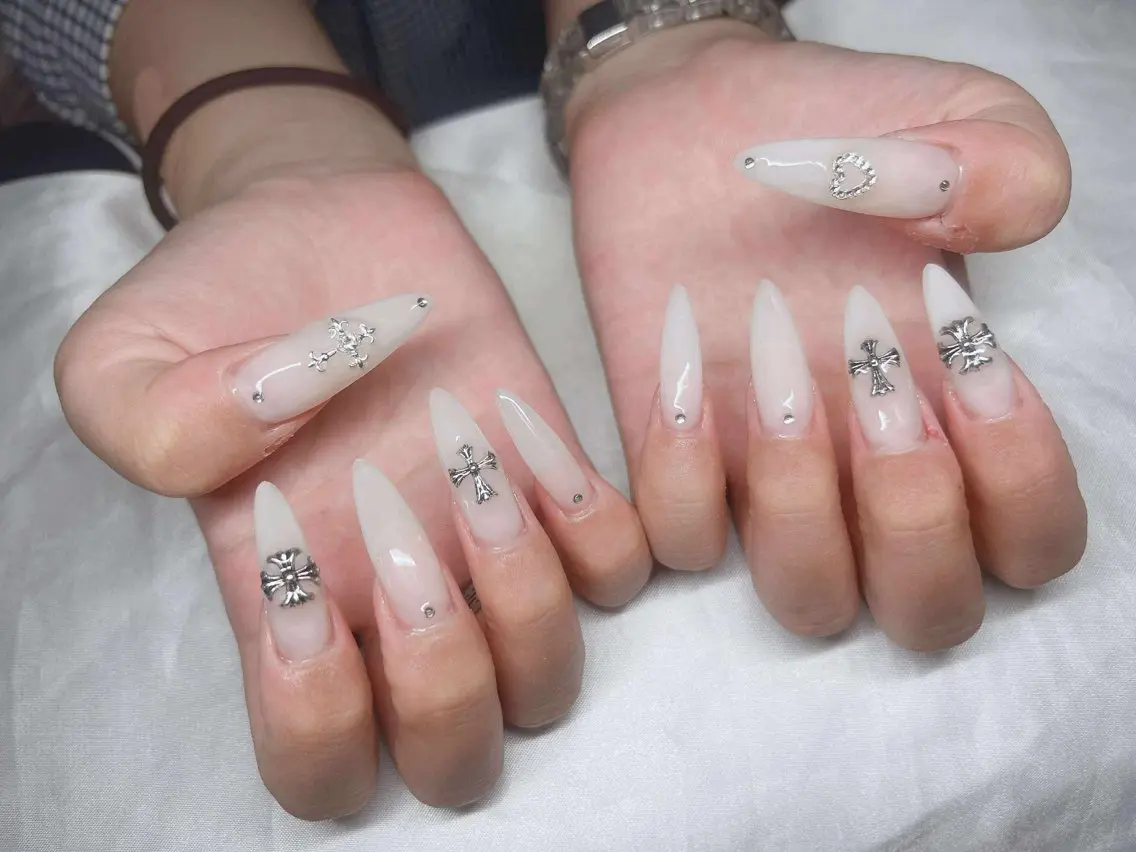ネイル ハンドネイル Lee Nailsのネイルデザイン