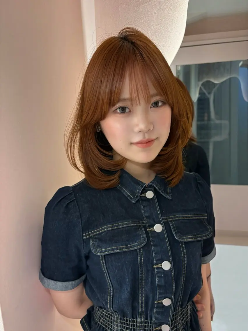 セミロング カット ヘアカラー YOLO 渋谷 NANAMIのヘアスタイル