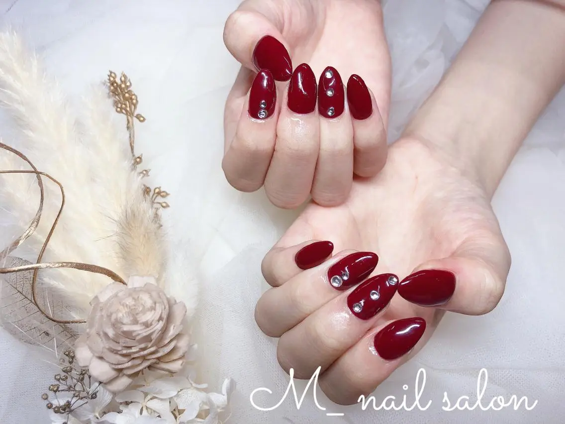 ネイル シンプルネイル M_ nail salonのネイルデザイン