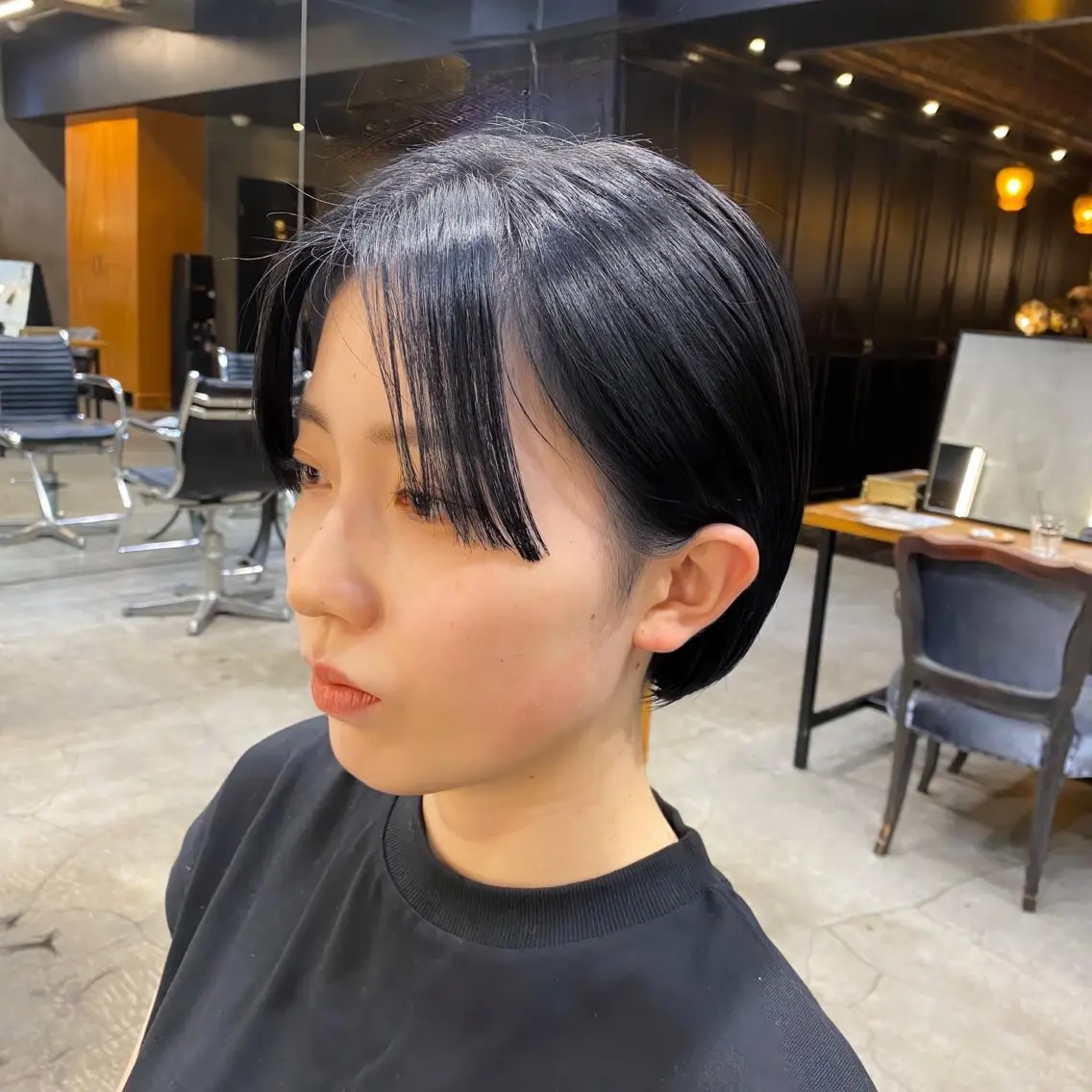 ショート カラー 黒髪 ブルーカラー ブルーブラック ショートヘア 透明感カラー🌿 グレージュ🐺陽介のヘアスタイル