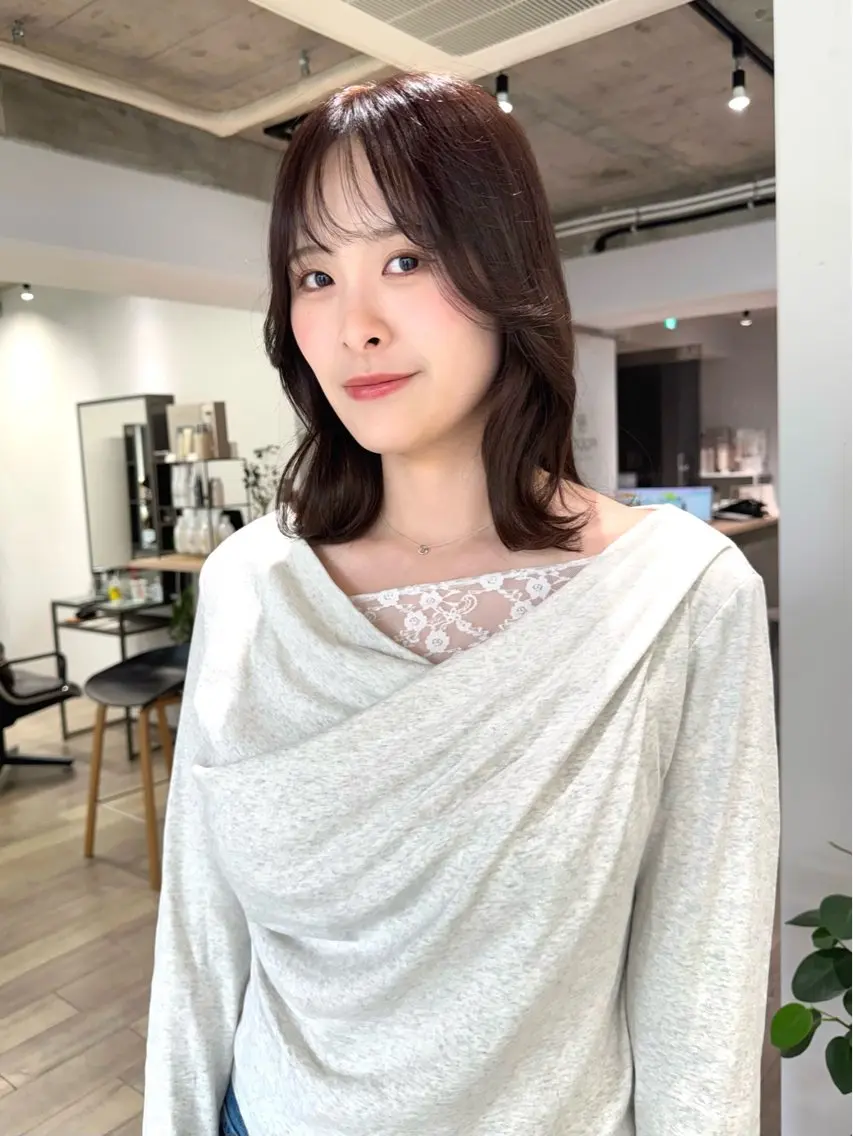 ミディアム 顔まわりレイヤー レイヤーカット 似合わせカット ヘアカラー トリートメント や ぎ /似合わせ カラー/神戸美容室のヘアスタイル