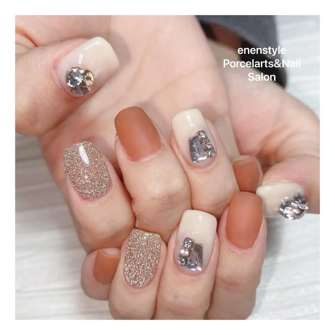 ミディアム ネイル ハンドネイル 🐾enen style 🐾のネイルデザイン