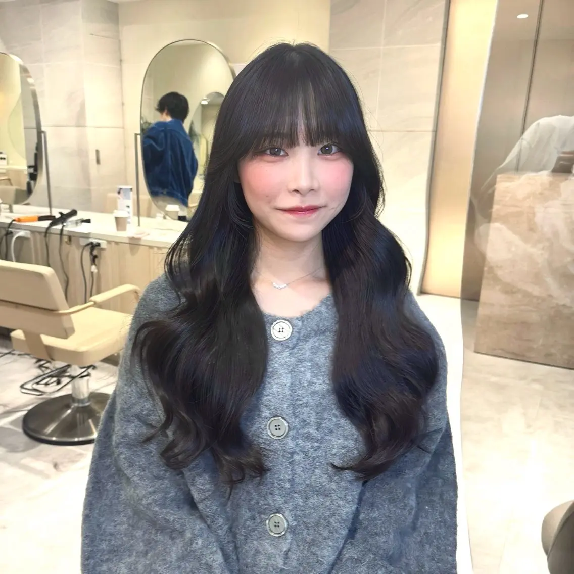 ロング デザインカット 顔周りカット 韓国風ヘア レイヤーカット 似合わせカット カット ヘアカラー 1日1名様限定 予約可能のヘアスタイル