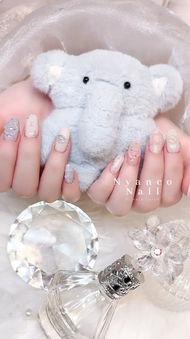 ネイル ジェルネイル 氷ネイル・うるうるネイル キラキラネイル 持ち込み 冬ネイル Nyanco Nailのネイルデザイン