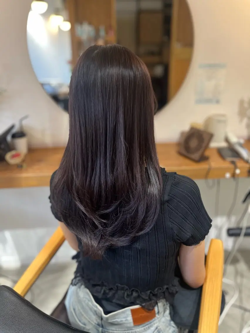 セミロング ヘアカラー トリートメント 塩川ももこ/ 自然な縮毛矯正のヘアスタイル
