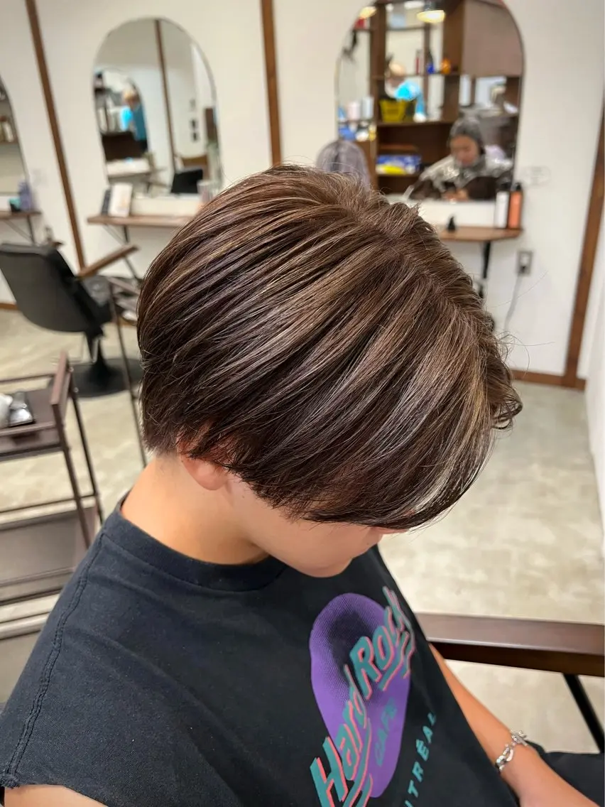 ショート カラー メンズ メンズハイライト ベージュカラー ハイライトカラー ハイライト ヘアカラー Ami ケアブリーチ/表参道のヘアスタイル