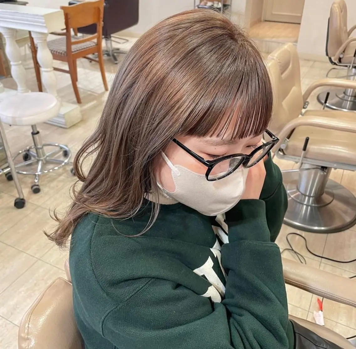 ミディアム くびれヘア 似合わせカット 小顔カット ヘアカラー トリートメント カラー得意【梅田】 瀧本友梨乃のヘアスタイル