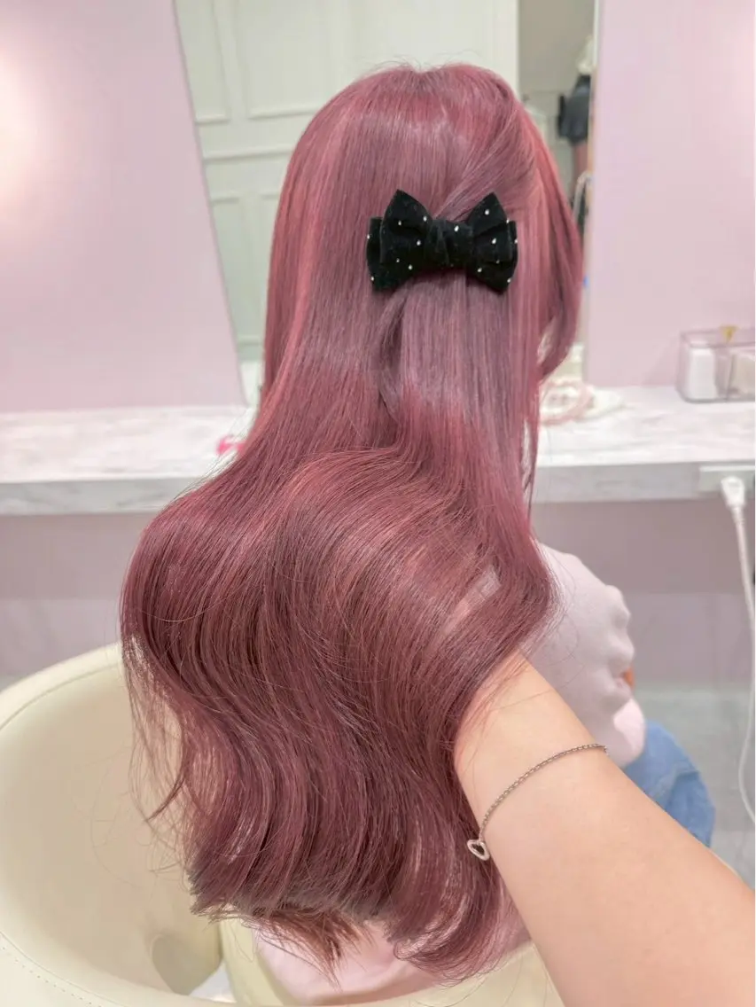 ロング カラー ブリーチ 透明感カラー ハイトーンカラー ヘアカラー ハイトーンカラー💞 くるみ🎀のヘアスタイル