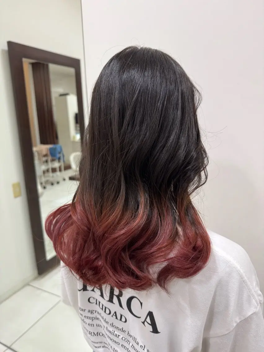 ロング 小達 陽菜のヘアスタイル